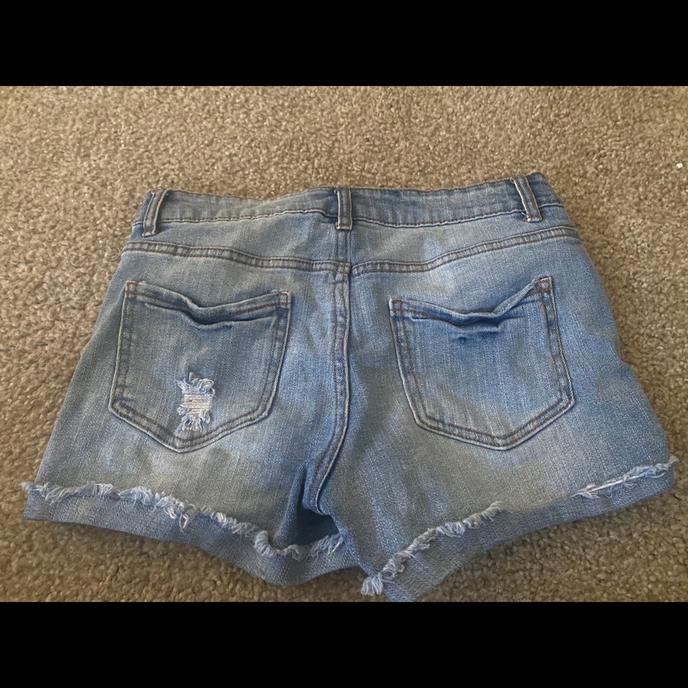 Shorts - Picture 2 of 3